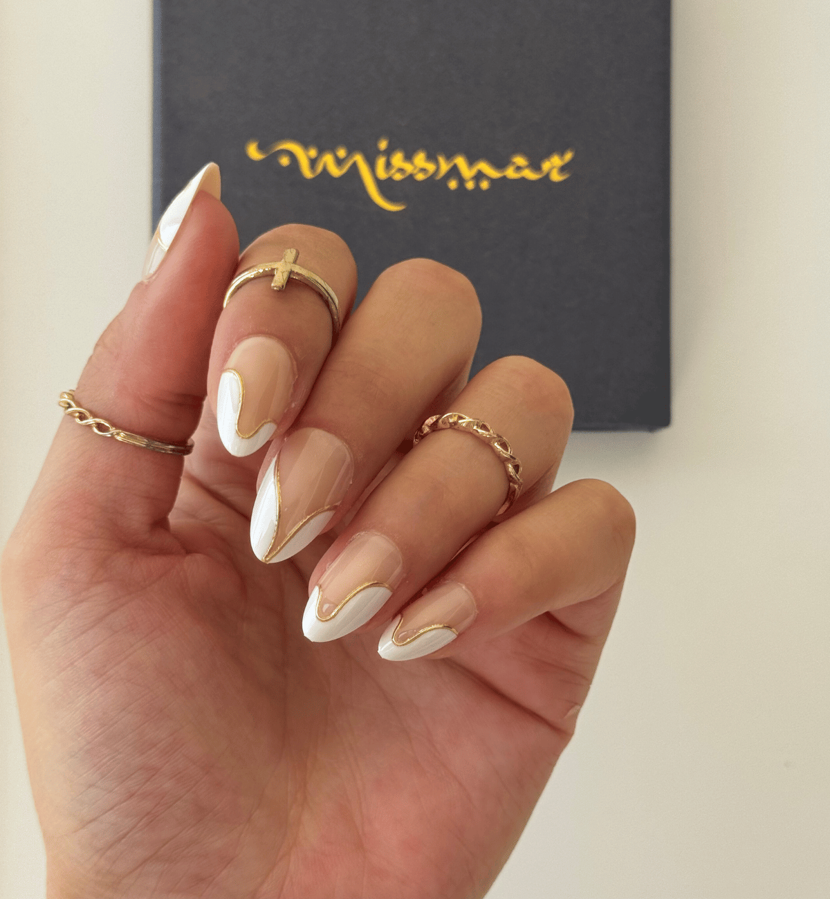 FAUX ONGLES FRENCH GOLDEN AMANDE MEDIUM