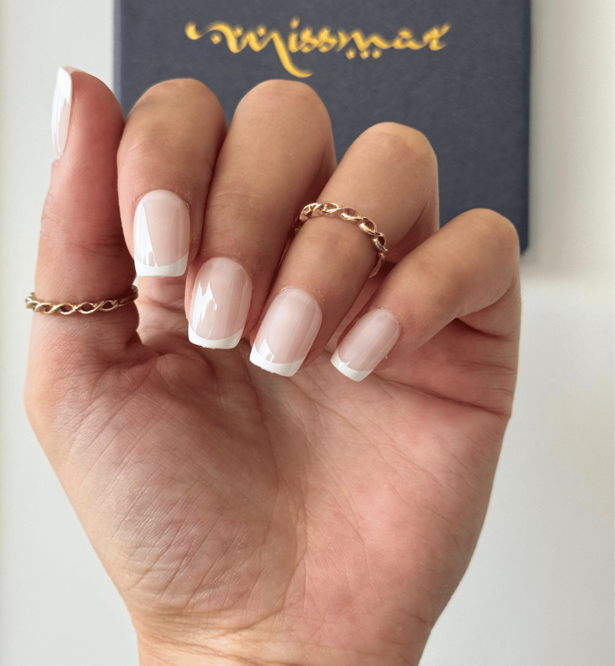 FAUX ONGLES FRENCH MILKY CARRÉ COURT