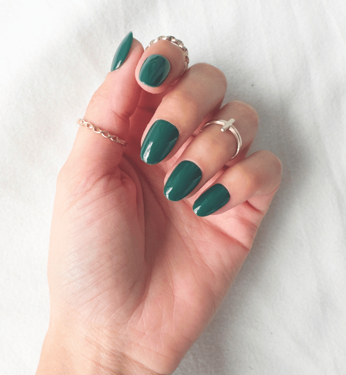 FAUX ONGLES VERTS SAPIN ARRONDIS COURTS