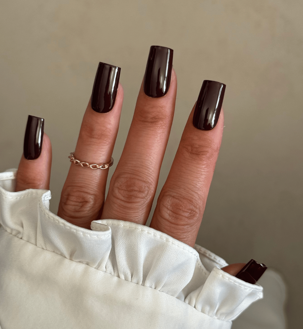 FAUX ONGLES AUBERGINES CARRÉS MÉDIUM