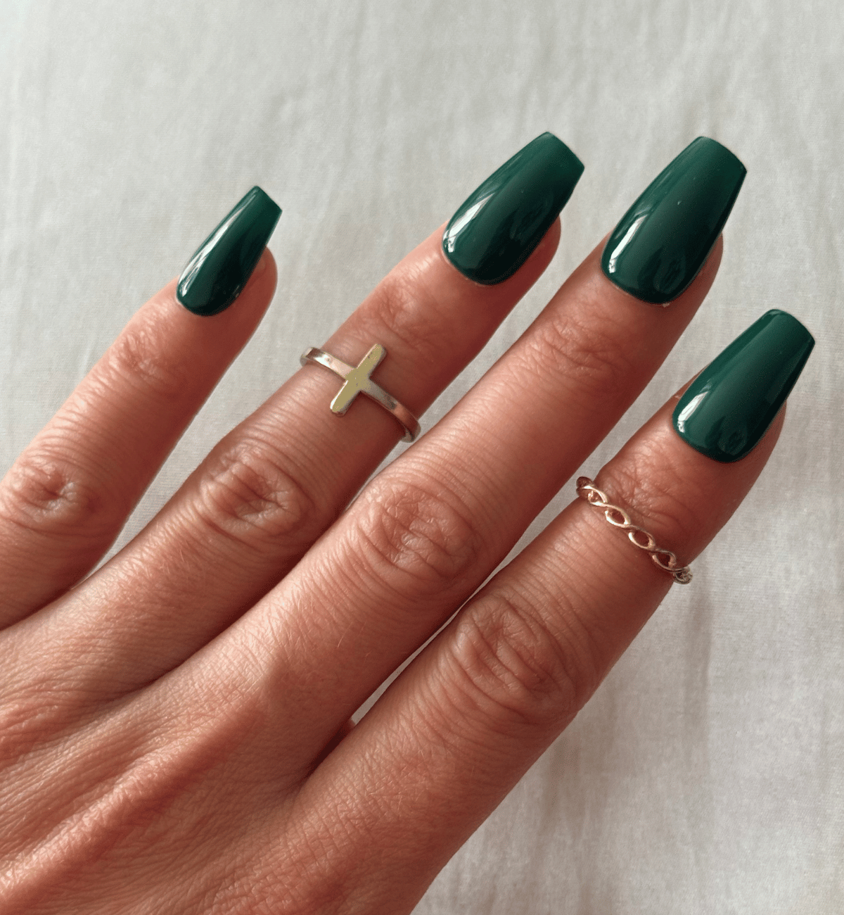 FAUX ONGLES VERTS SAPIN COFFINS MÉDIUM